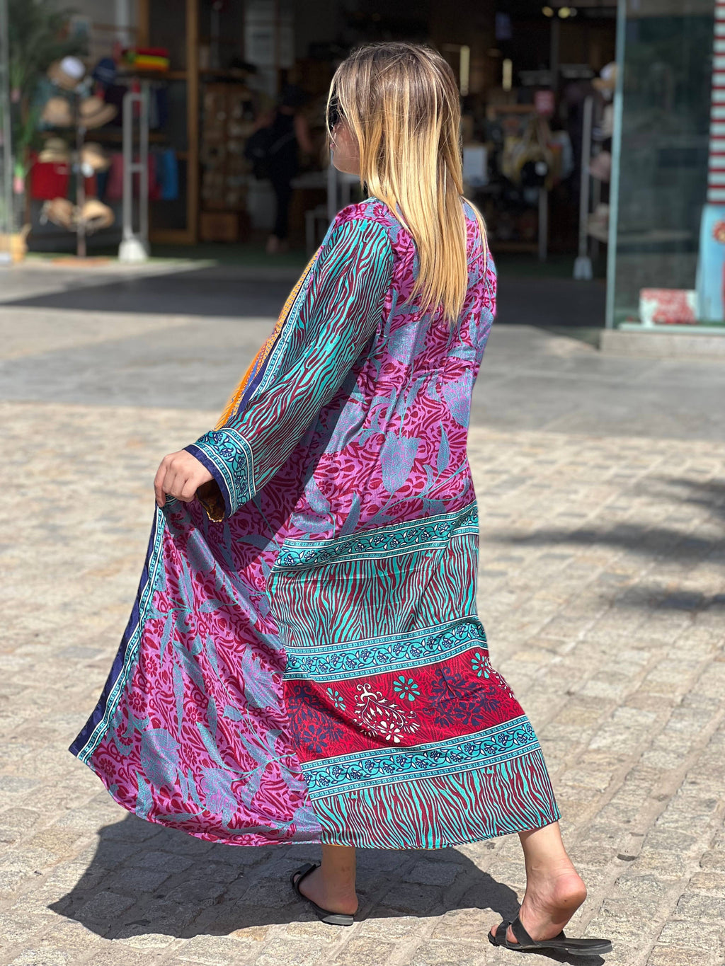 Reversible long kimonos. Recycled silk kimono.