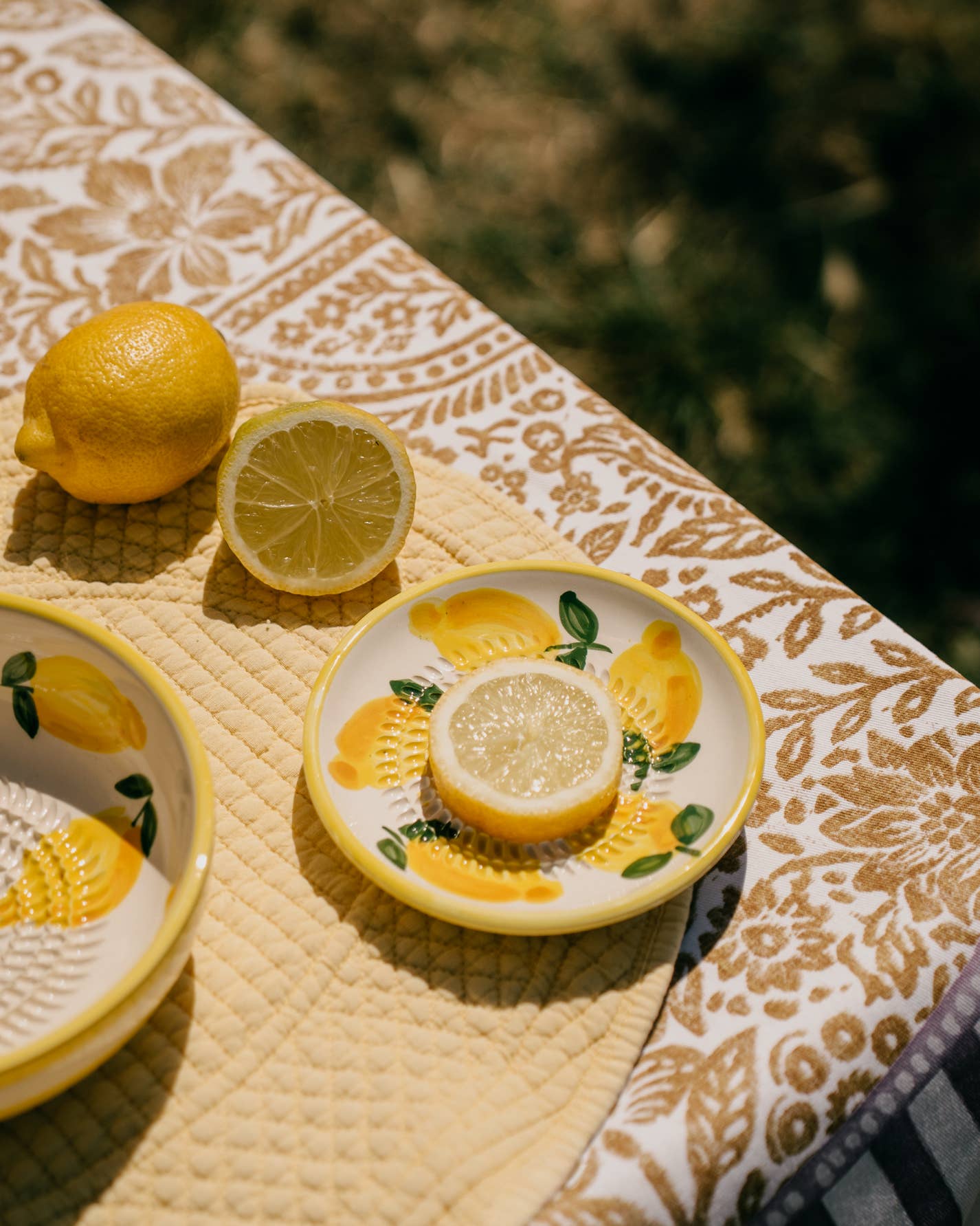 Ceramic Garlic Grater Plate - Yellow & White - Small Lemon