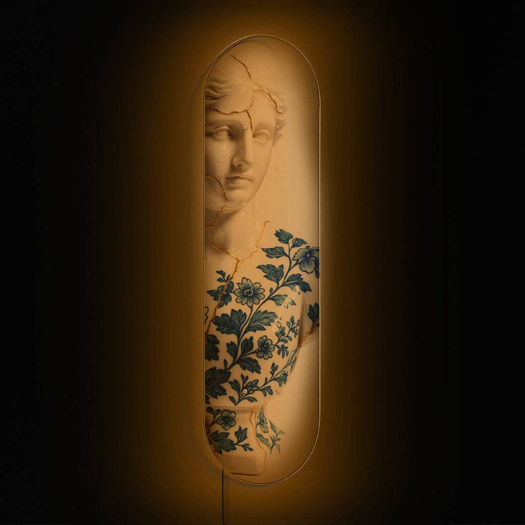 Venus Kintsugi © Skatepop with backlight