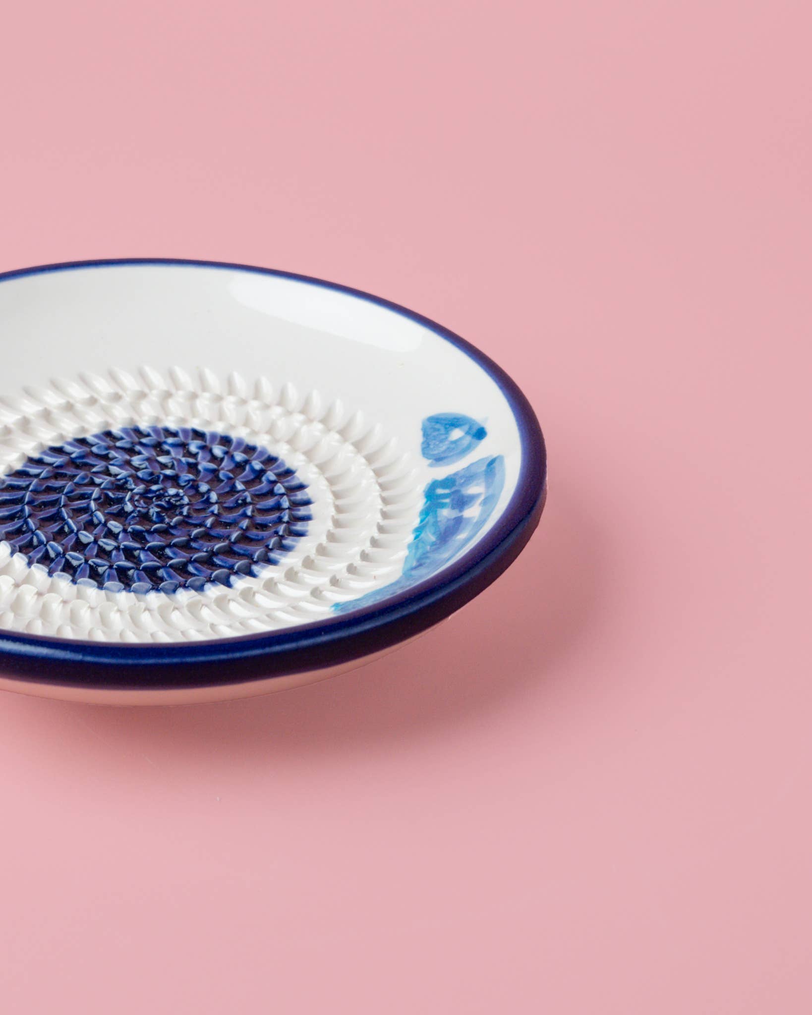 Ceramic Garlic Grater Plate - Small Blue & White - Tuna