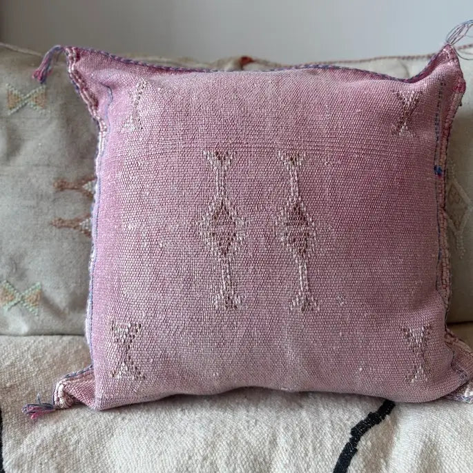 Moroccan Cactus Silk (Kaktusfiber) kuddfodral 50 x 50 cm (Washed rosa med bruna detaljer)