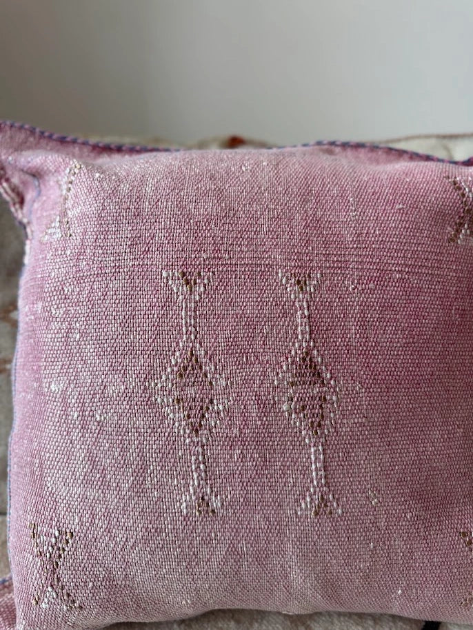 Moroccan Cactus Silk (Kaktusfiber) kuddfodral 50 x 50 cm (Washed rosa med bruna detaljer)