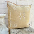 Moroccan Cactus Silk (Kaktusfiber) kuddfodral 50 x 50 cm - tvättad gul med vita detaljer