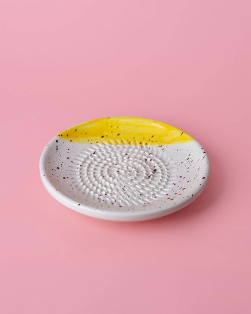 Ceramic Garlic Grater Plate - Small Yellow & White - Cinnamon