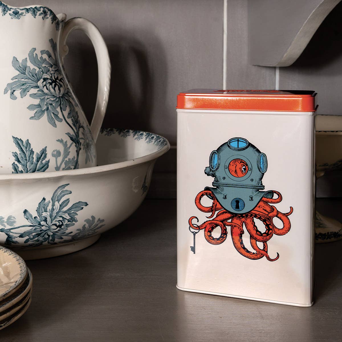 Rectangular tin box Scaphopoulp