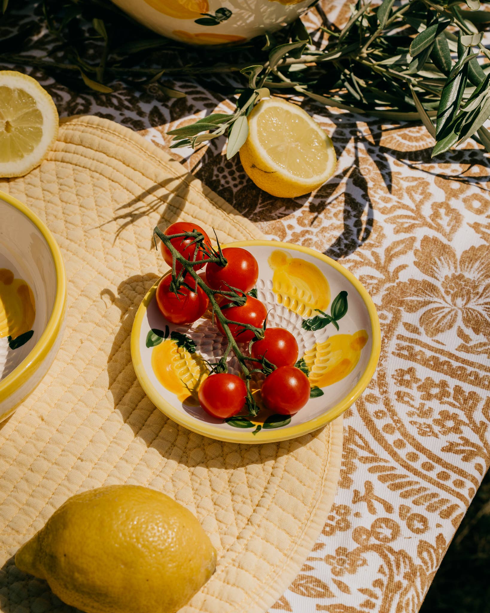 Ceramic Garlic Grater Plate - Yellow & White - Small Lemon