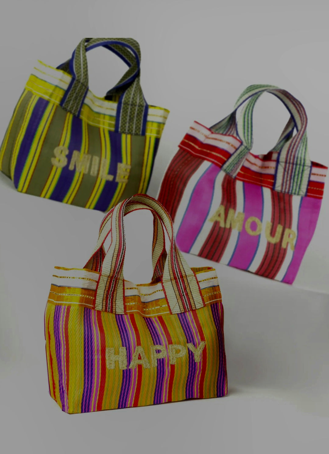Colorful retro-inspired mesh bag "Written Vibes" - "Amour", "Happy", "Smile"